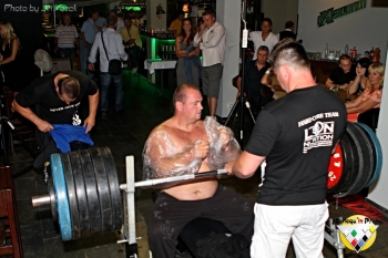 Vzpěračská exhibice