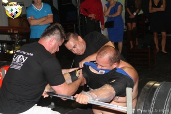 Vzpěračská exhibice