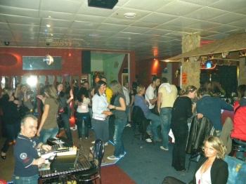 Karaoke a diskotéka s vybavením