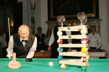 Jiří Korn a pyramida na závěr - Halamka mobilní casino kasino