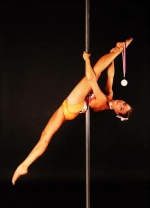 Pole dance-Akrobacie na tyči